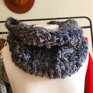 Handmade Chunky knit infinity scarf